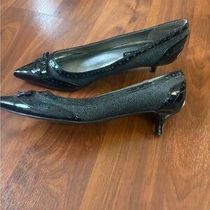 Bandolino Black Patent Leather Career Kitten Heels. Size 6 1/2
